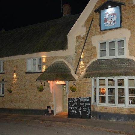 The Bewicke Arms Bed & Breakfast Hallaton ภายนอก รูปภาพ