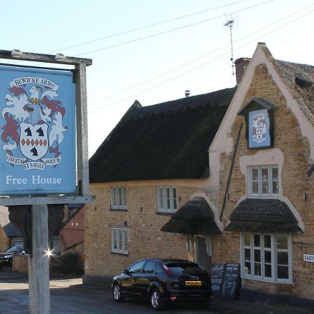 The Bewicke Arms Bed & Breakfast Hallaton ภายนอก รูปภาพ