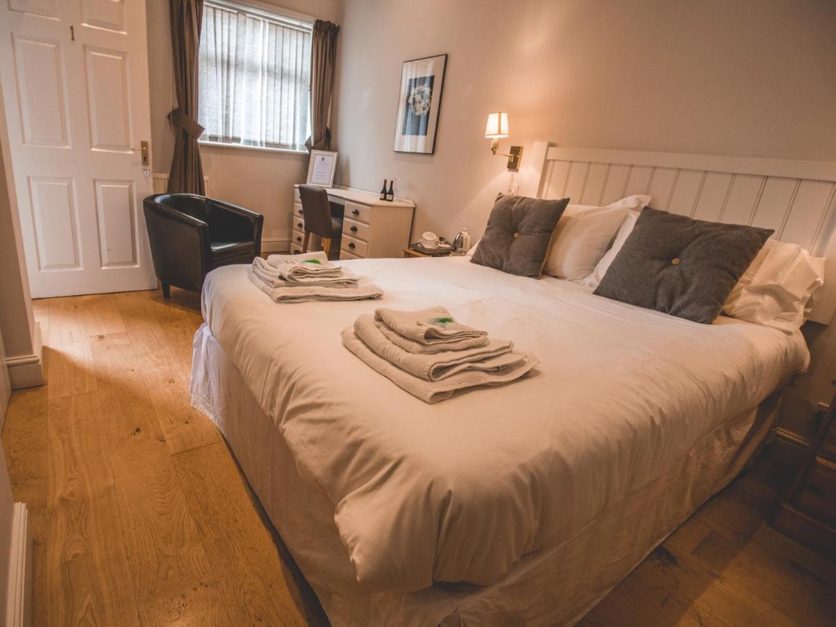 The Bewicke Arms Bed & Breakfast Hallaton ภายนอก รูปภาพ