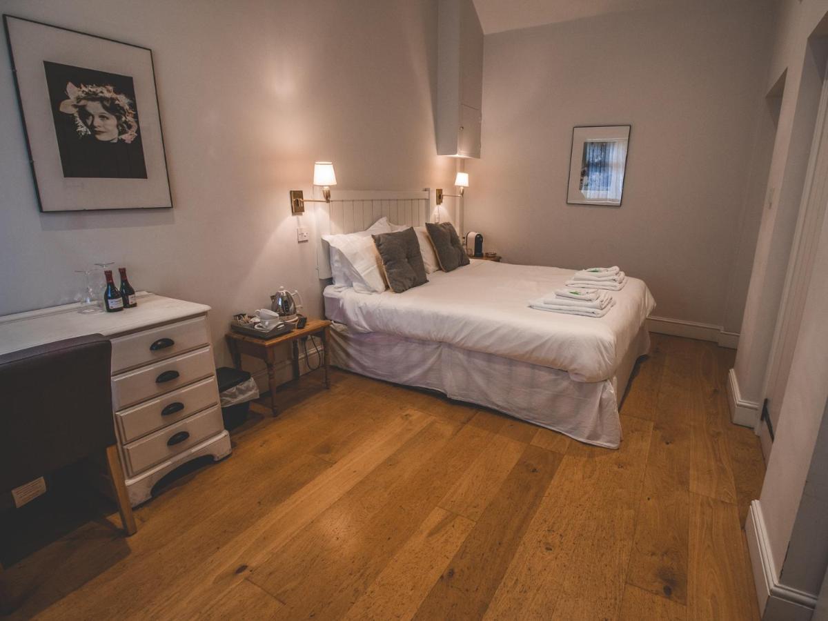 The Bewicke Arms Bed & Breakfast Hallaton ภายนอก รูปภาพ